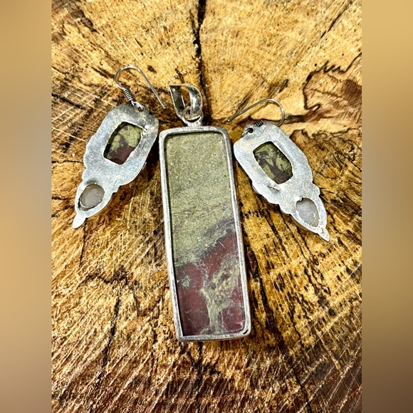 Dragon Bloodstone Jasper & Rainbow Moonstone Pendant & Earrings Set - Picture 5 of 10